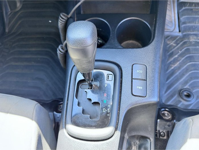 2024 Toyota Hilux SR