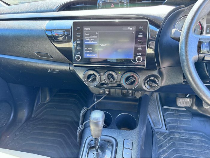 2024 Toyota Hilux SR