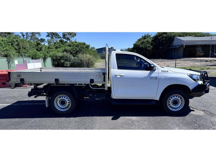 2024 Toyota Hilux SR