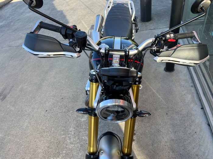 2024 Triumph SCRAMBLER 1200 XE BLACK