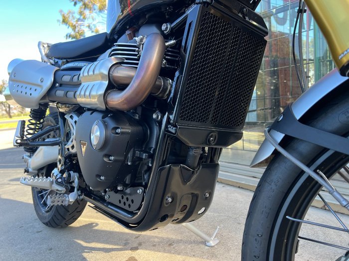 2024 Triumph SCRAMBLER 1200 XE BLACK