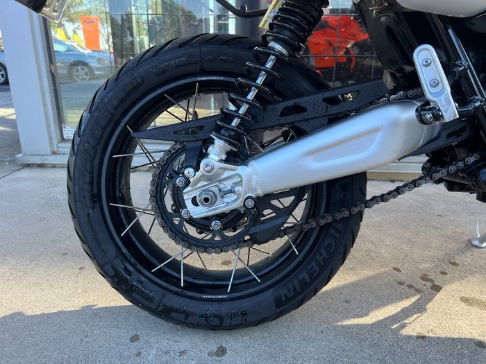 2024 Triumph SCRAMBLER 1200 XE BLACK