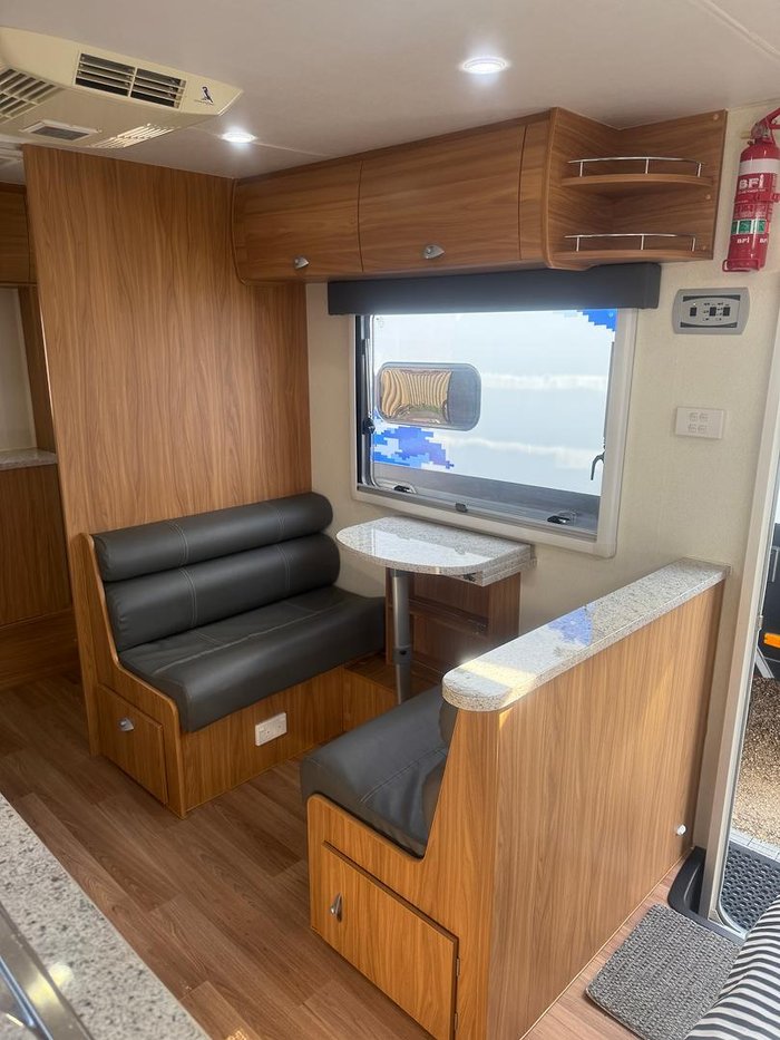 2014 Avan Frances 17' - 1 Owner