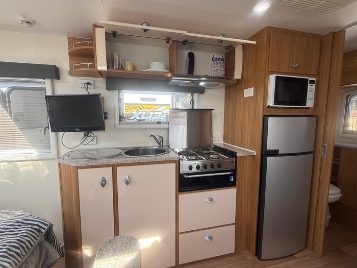 2014 Avan Frances 17' - 1 Owner