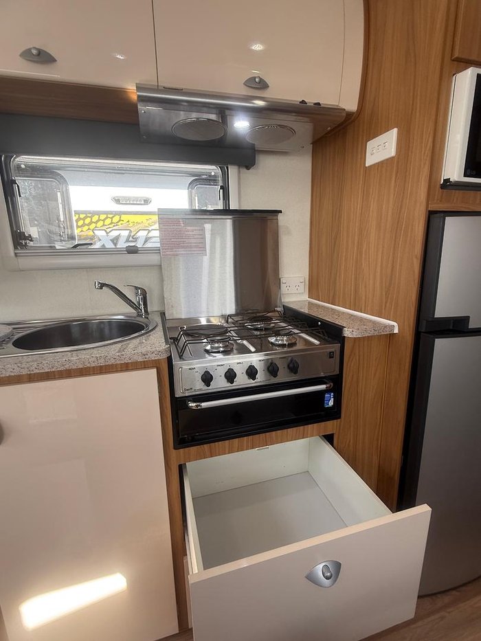 2014 Avan Frances 17' - 1 Owner