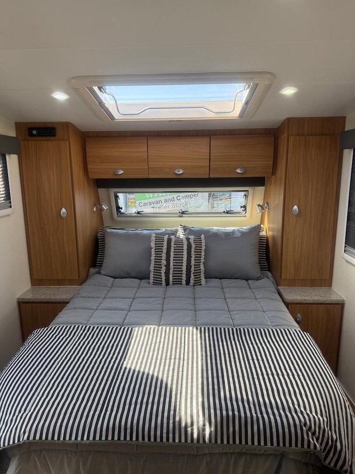 2014 Avan Frances 17' - 1 Owner