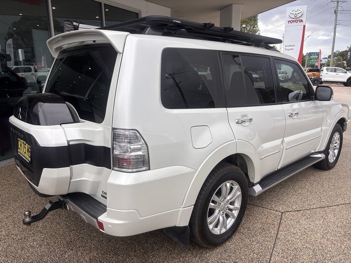 2016 Mitsubishi Pajero