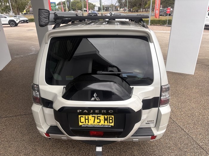 2016 Mitsubishi Pajero