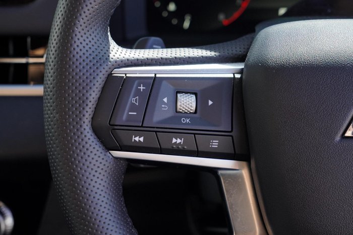 2025 Mitsubishi Outlander LS