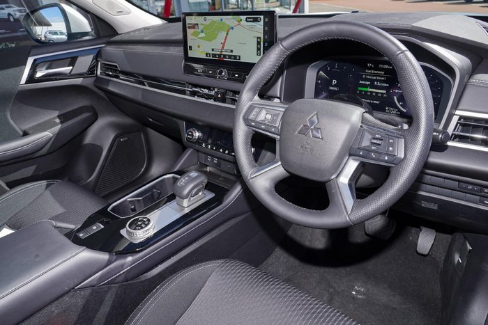2025 Mitsubishi Outlander LS