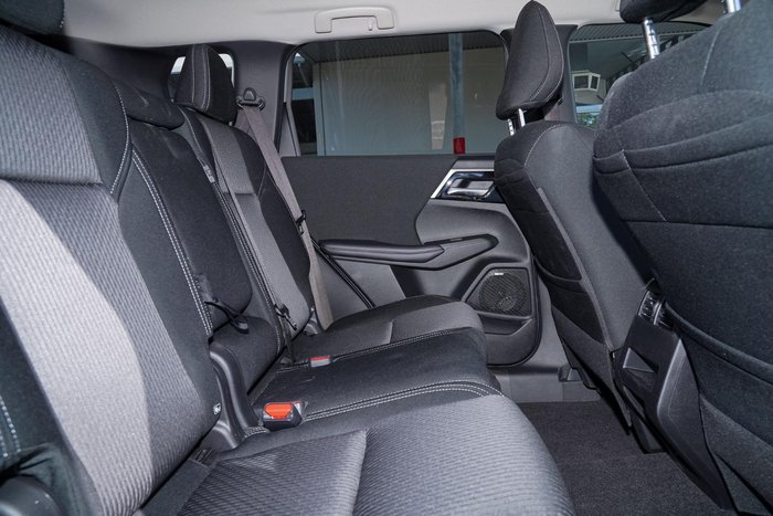 2025 Mitsubishi Outlander LS