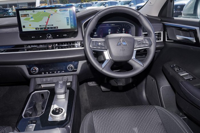 2025 Mitsubishi Outlander LS
