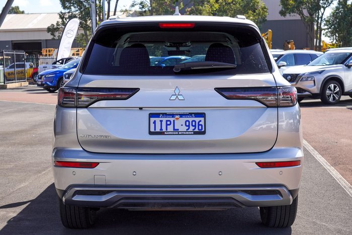 2025 Mitsubishi Outlander LS