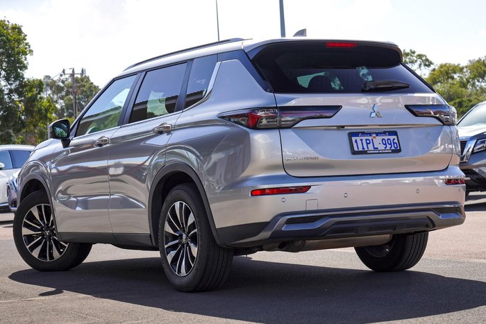 2025 Mitsubishi Outlander LS
