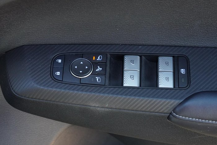 2025 Mitsubishi Outlander LS