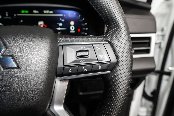 2025 Mitsubishi Outlander LS