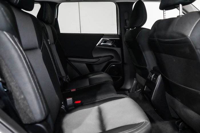 2025 Mitsubishi Outlander LS