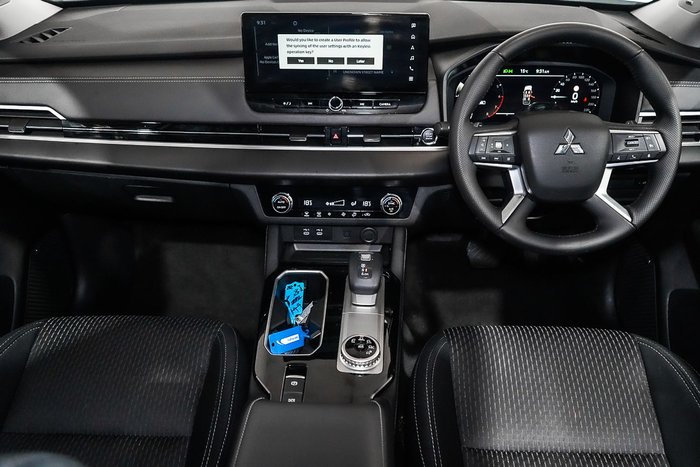 2025 Mitsubishi Outlander LS