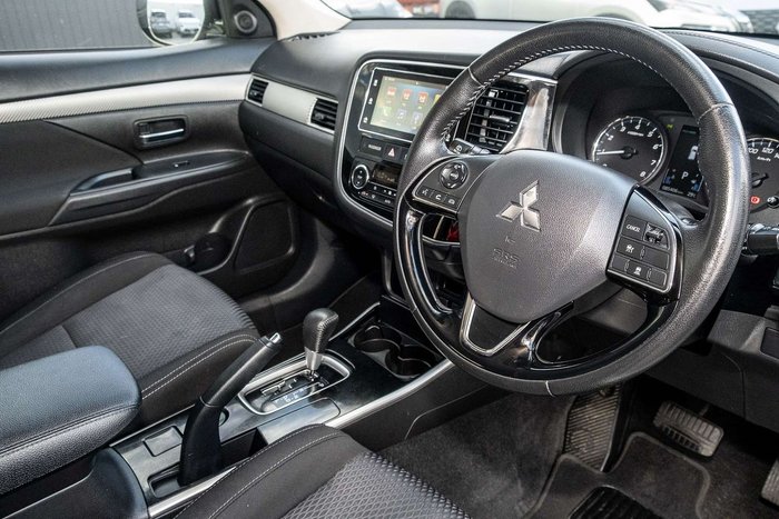 2017 Mitsubishi Outlander LS