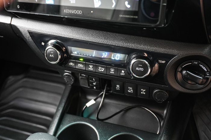 2018 Toyota Hilux SR5