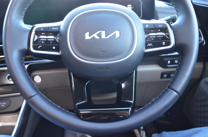 2025 Kia Carnival GT-Line HEV