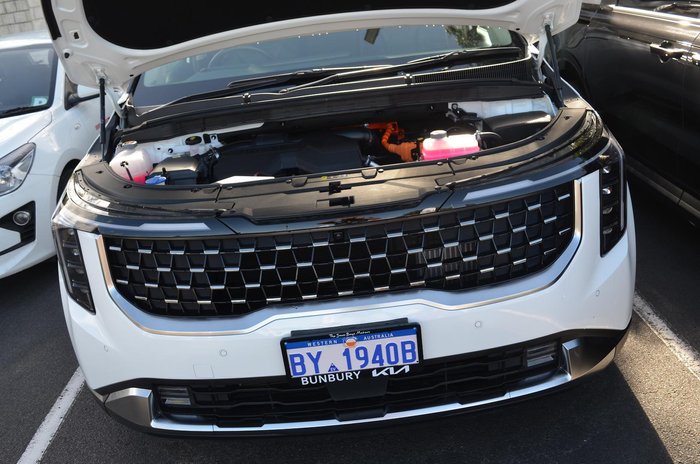 2025 Kia Carnival GT-Line HEV