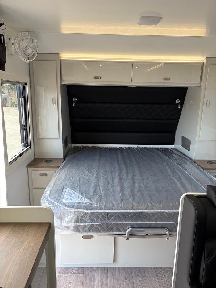 2026 JB Caravans Gator X Dual 18.6