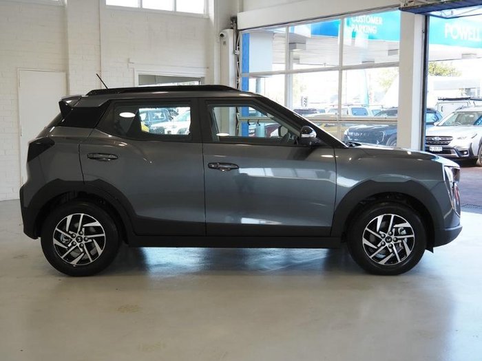 2025 Mahindra XUV3XO AX5L