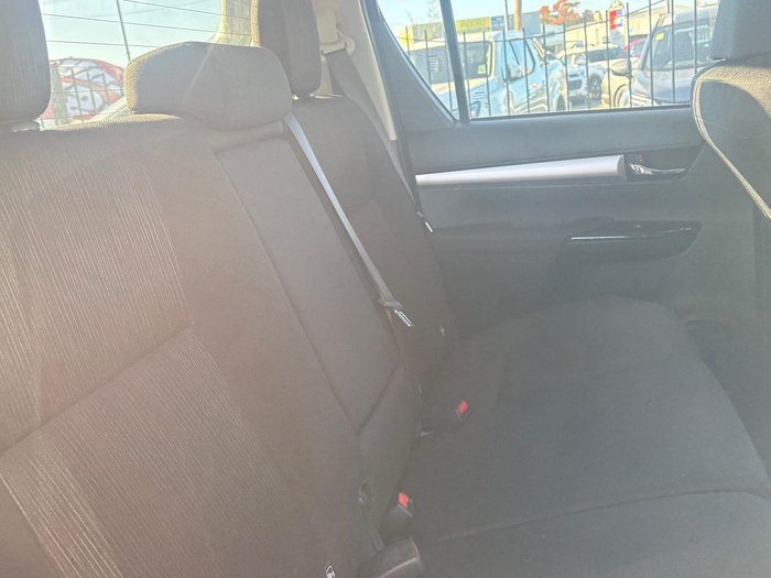 2023 Toyota Hilux SR