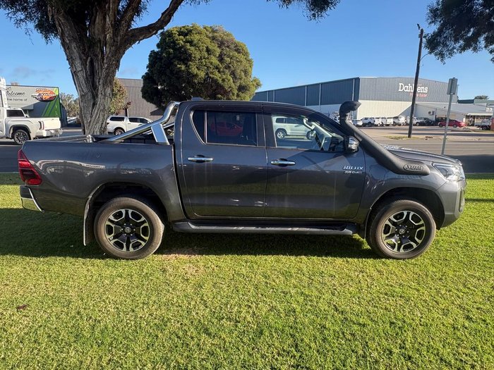 2023 Toyota Hilux SR