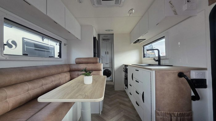2026 Leader Caravans 2110_C_K1e5b_T Gold Le 21'10