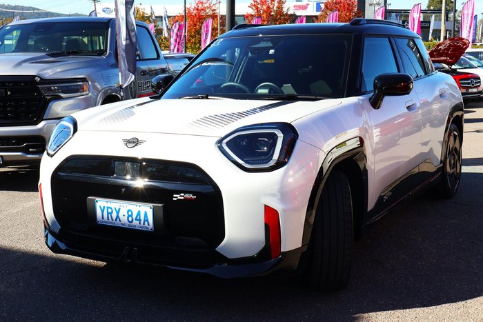 2025 MINI Aceman JCW E Favoured