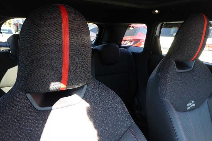 2025 MINI Aceman JCW E Favoured