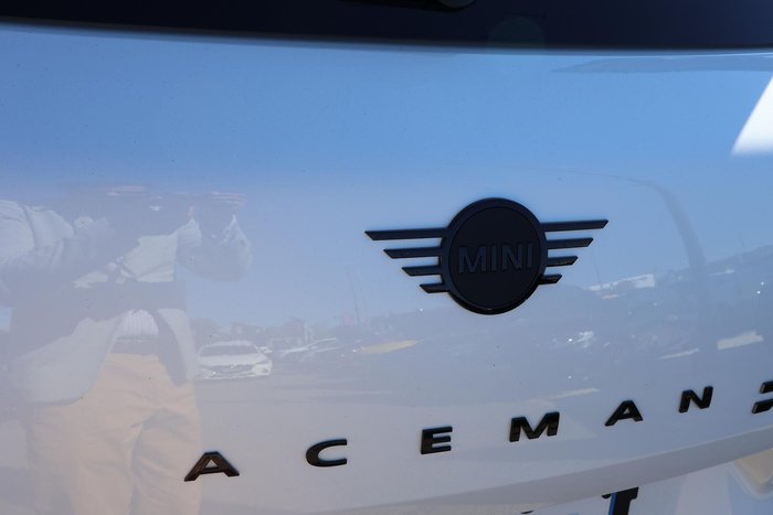 2025 MINI Aceman JCW E Favoured