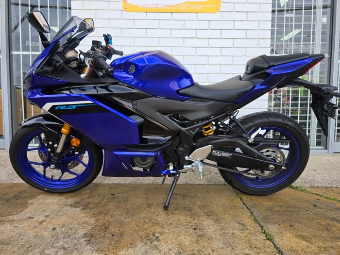 2025 YAMAHA YZF-R3 Blue