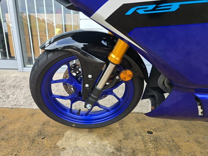 2025 YAMAHA YZF-R3 Blue