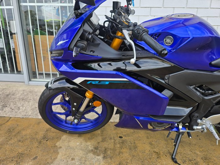 2025 YAMAHA YZF-R3 Blue