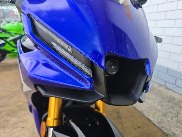2025 YAMAHA YZF-R3 Blue
