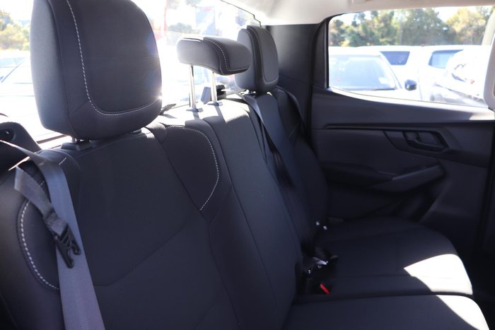 2025 Isuzu D-MAX SX