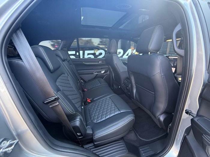 2025 Ford Everest Platinum