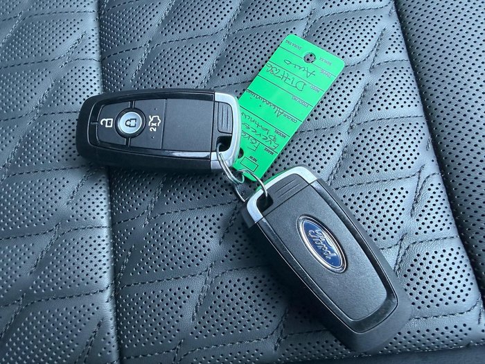 2025 Ford Everest Platinum