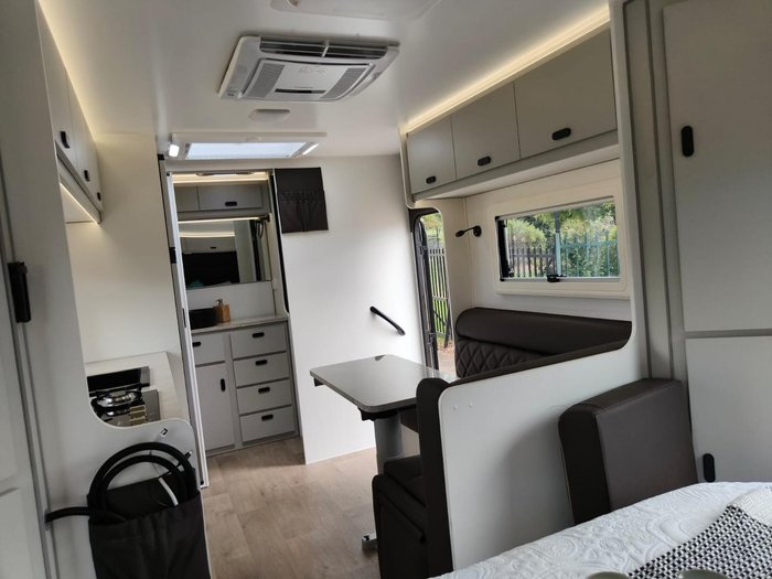 2026 JB Caravans Gator-X 17'10 Rd L-Shape Lounge