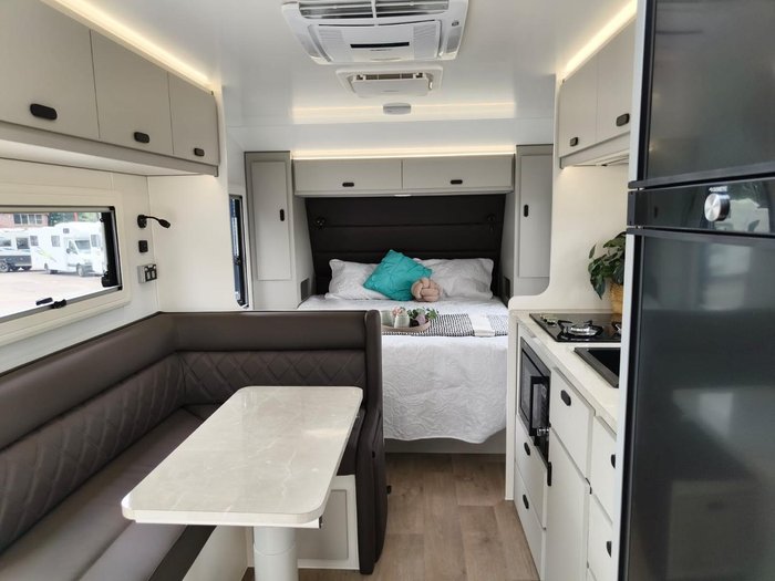 2026 JB Caravans Gator-X 17'10 Rd L-Shape Lounge