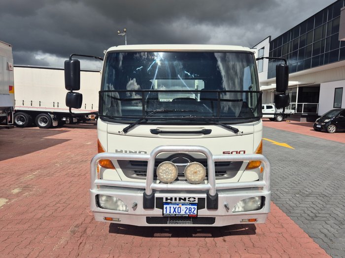 2011 Hino FD 1124-500 Series 6 Ton Tray