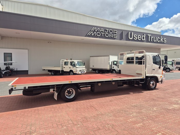 2011 Hino FD 1124-500 Series 6 Ton Tray