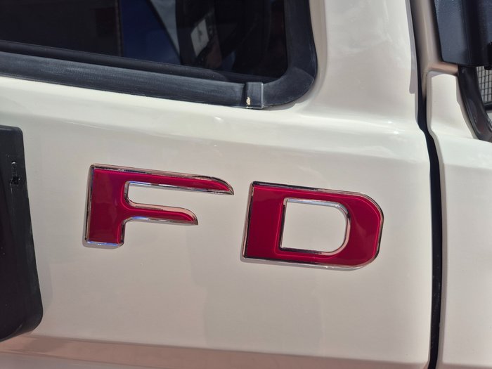 2011 Hino FD 1124-500 Series 6 Ton Tray