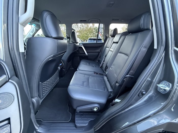 2023 Toyota Landcruiser Prado VX