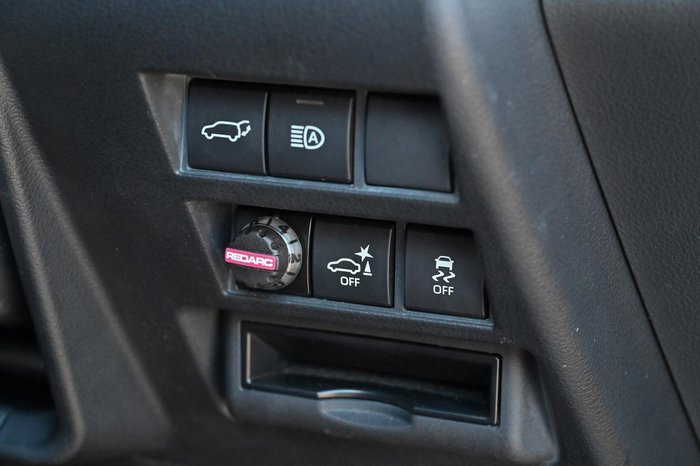 2022 Toyota Landcruiser Sahara FJA300R 4X4 Dual Range Crystal Pearl