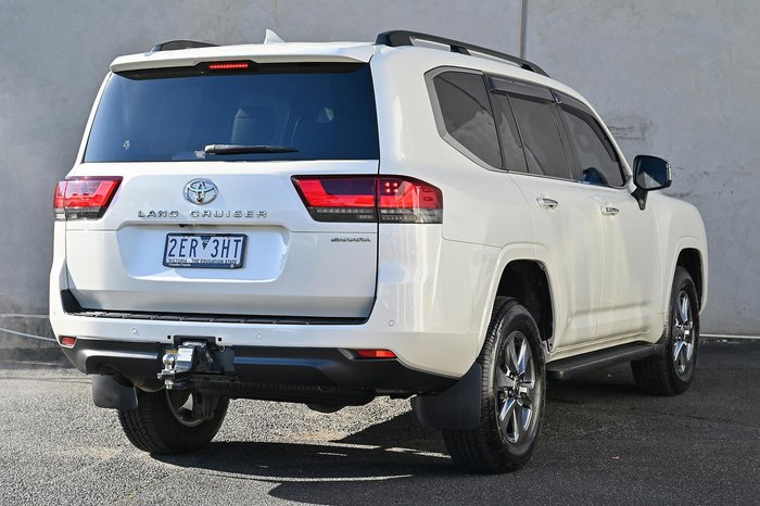 2022 Toyota Landcruiser Sahara FJA300R 4X4 Dual Range Crystal Pearl