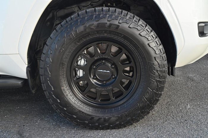 2022 Toyota Landcruiser Sahara FJA300R 4X4 Dual Range Crystal Pearl